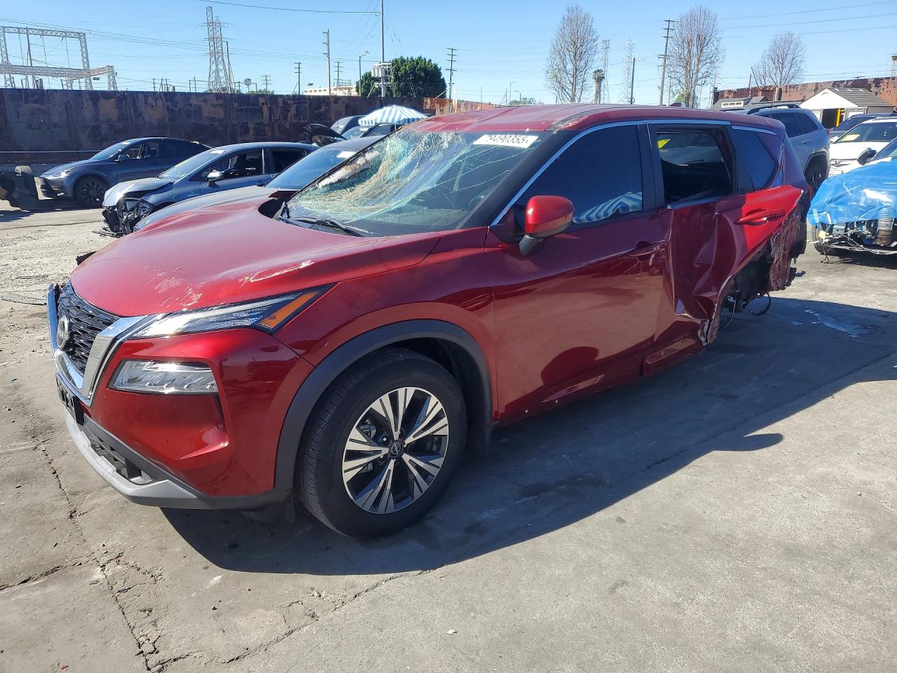 Salvage Nissan Rogue Image