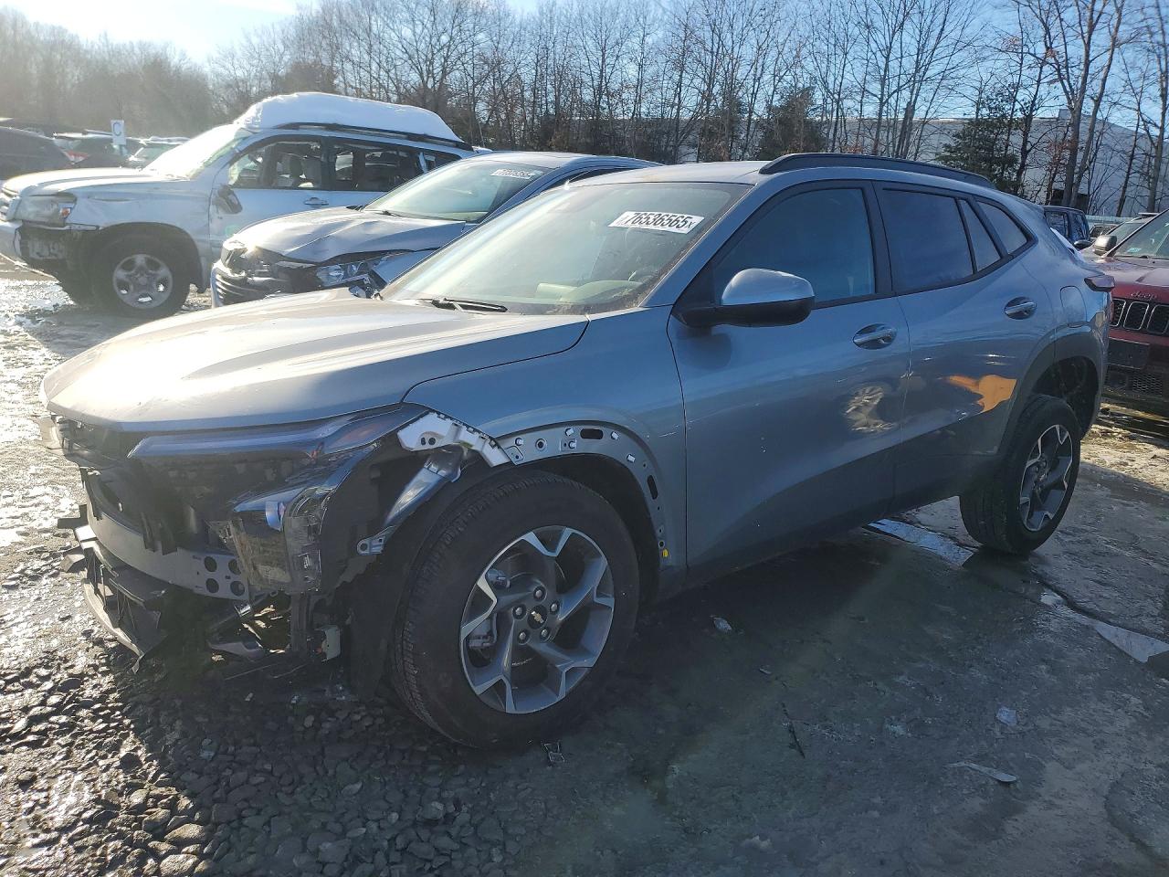 Salvage Chevrolet Trax Image