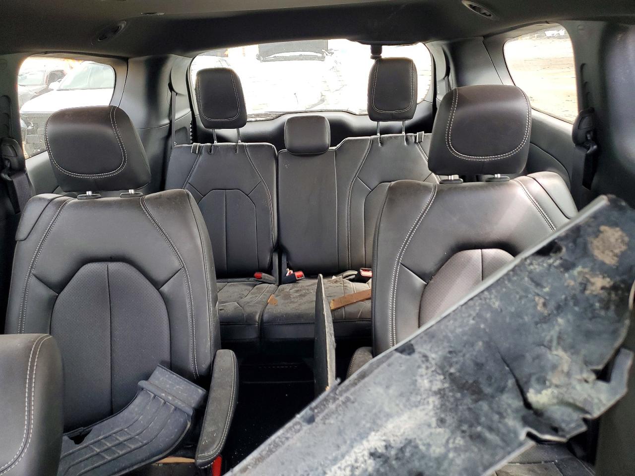 Chrysler Pacifica Select