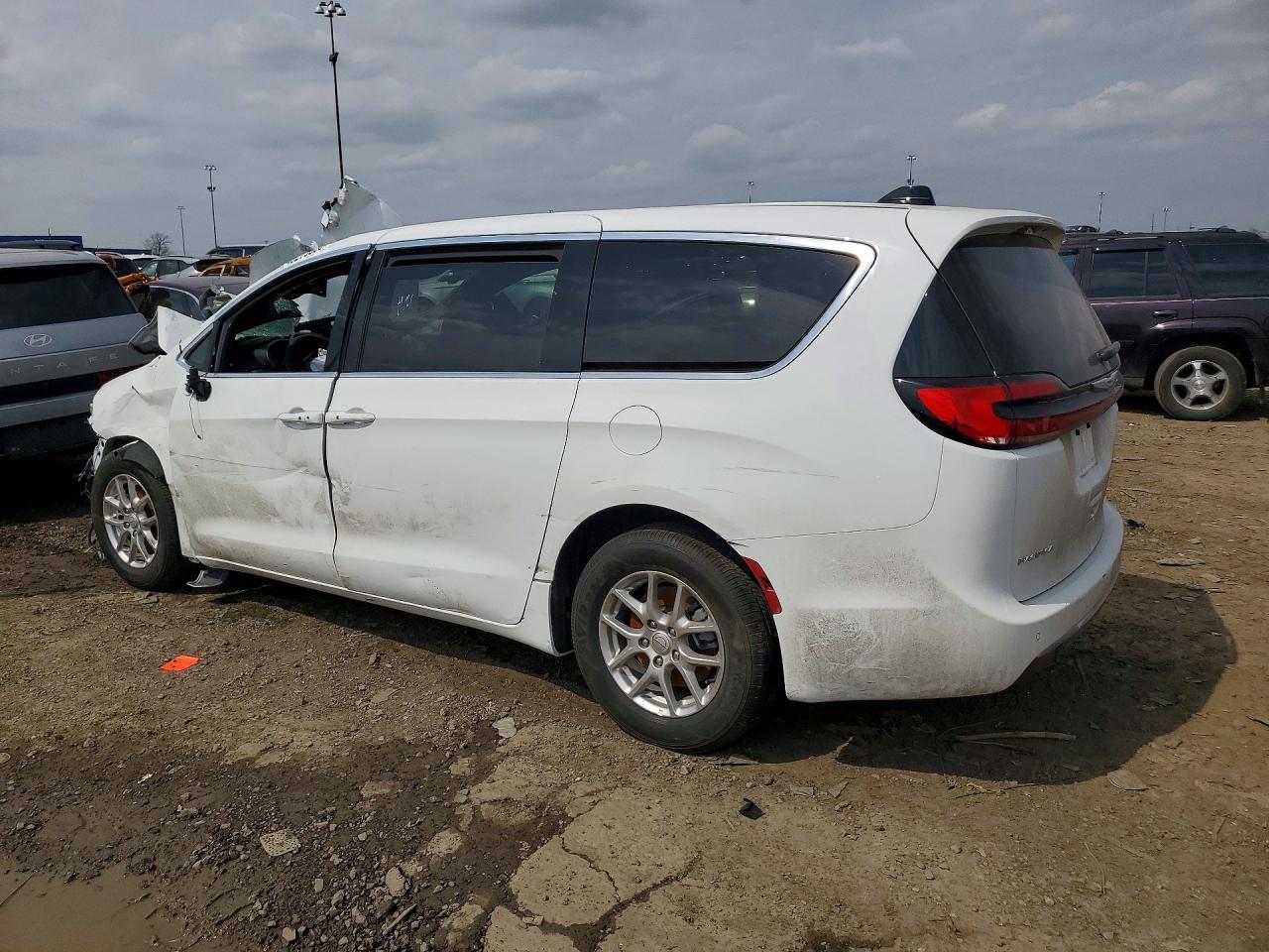 Chrysler Pacifica Select
