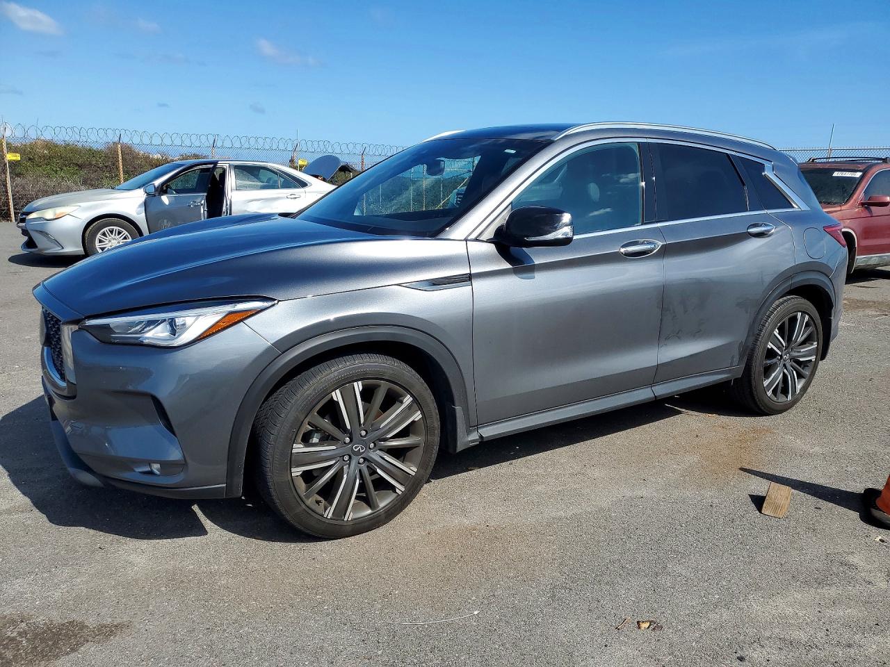 Salvage INFINITI Qx Image
