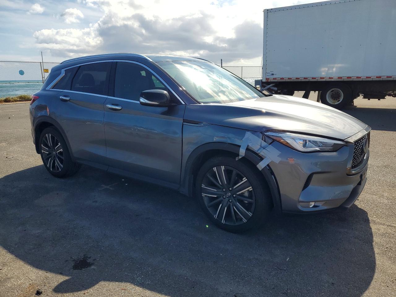 INFINITI Qx Luxe
