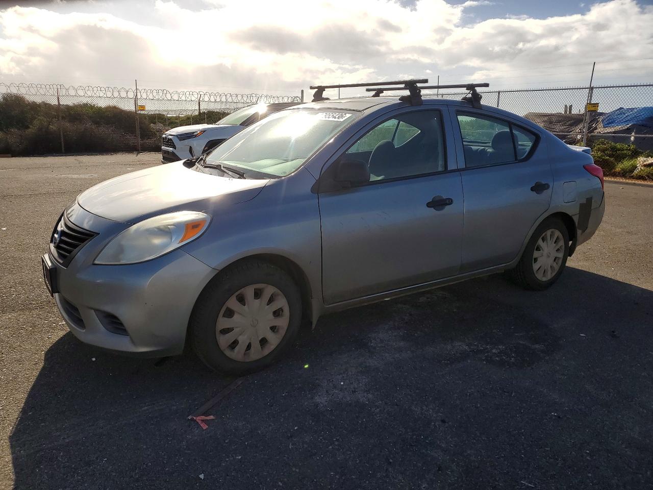 Salvage Nissan Versa Image
