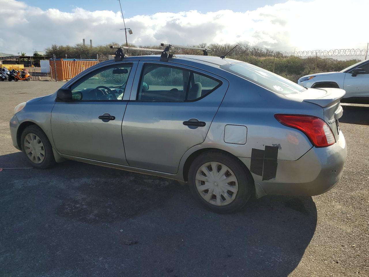 Nissan Versa 1.6 S Plus