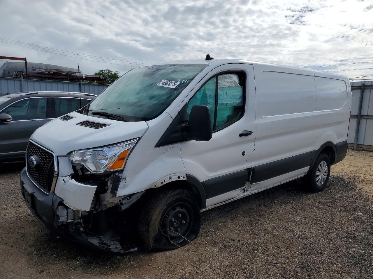 Salvage Ford Transit Image