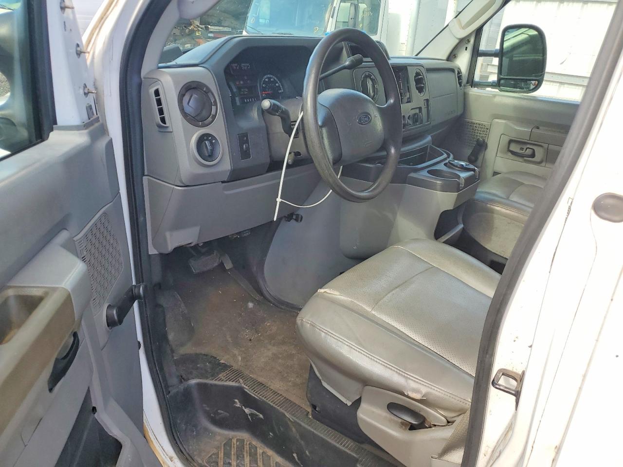 Ford E-250
