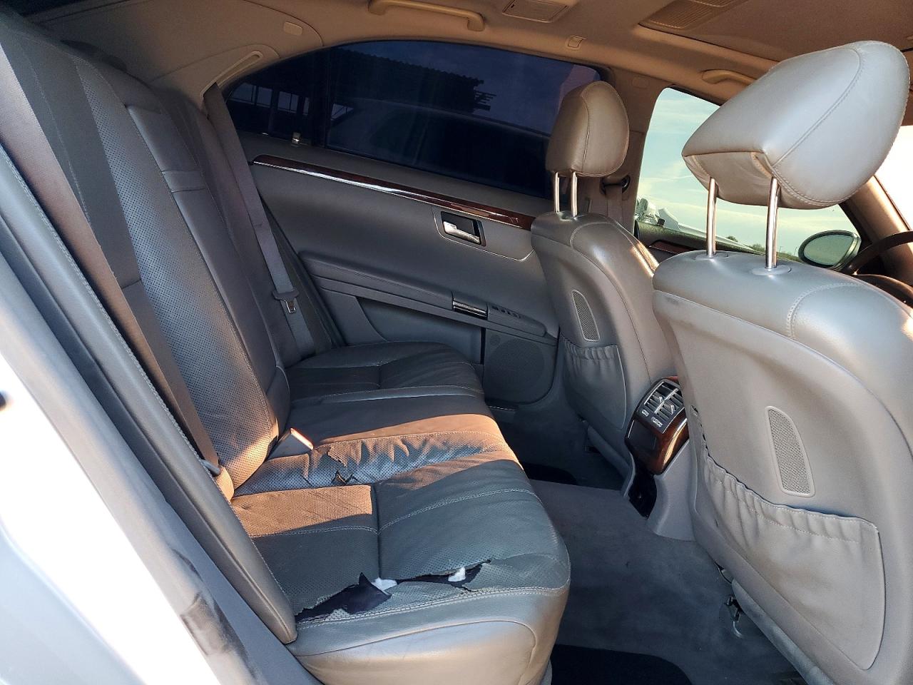 Mercedes-Benz S-Class 550