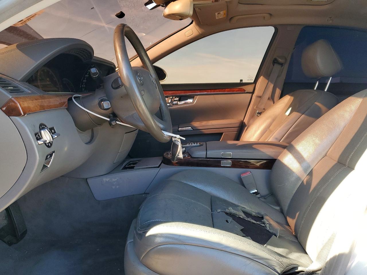 Mercedes-Benz S-Class 550