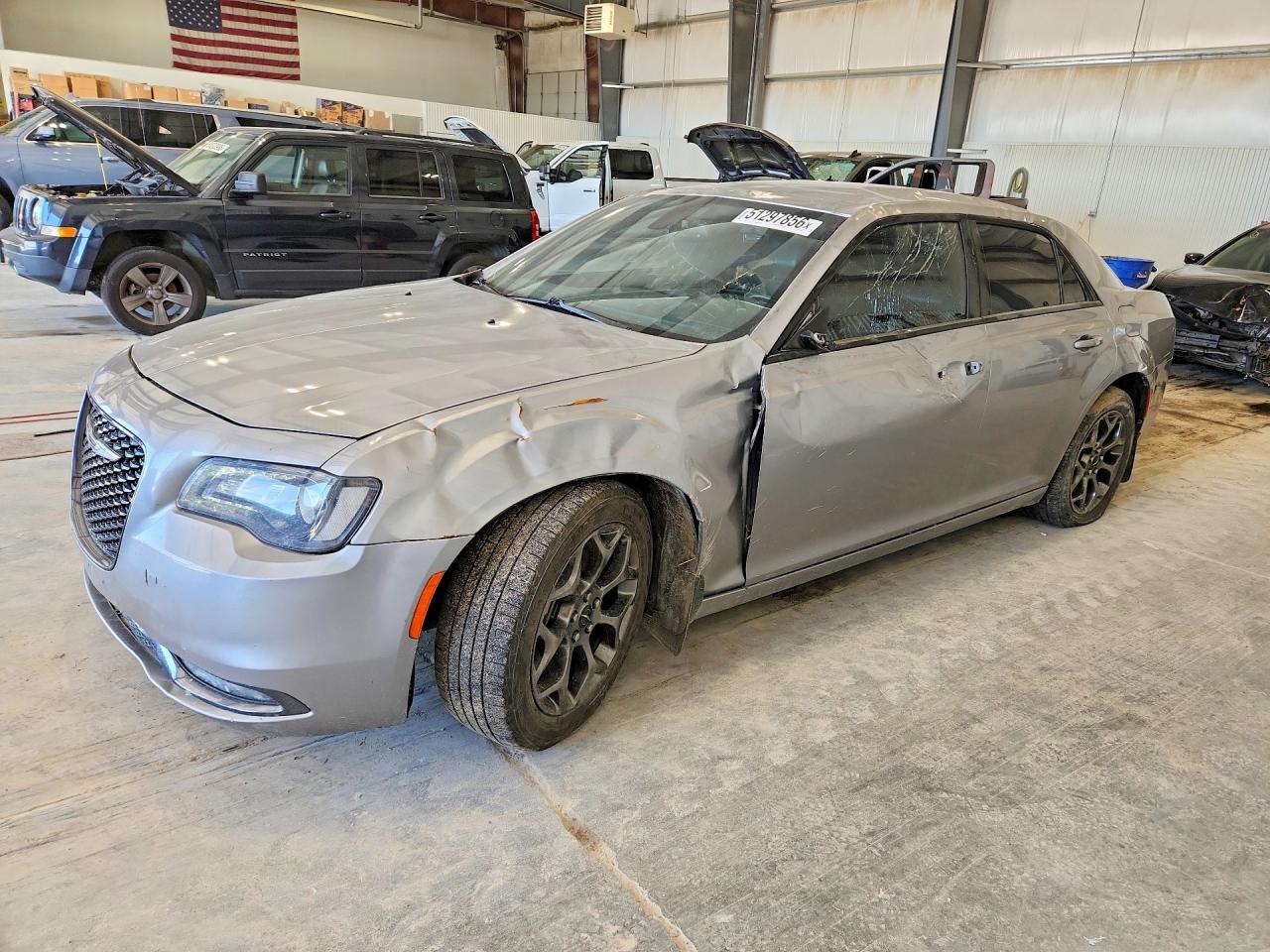 Salvage Chrysler 300 Image