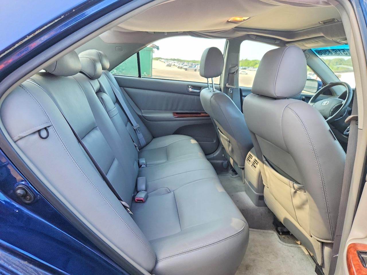 Toyota Camry Xle V6