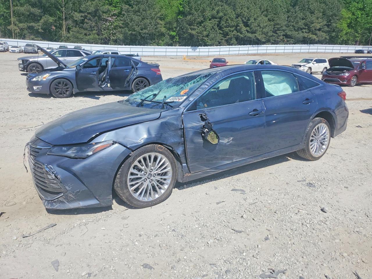 Salvage Toyota Avalon Image