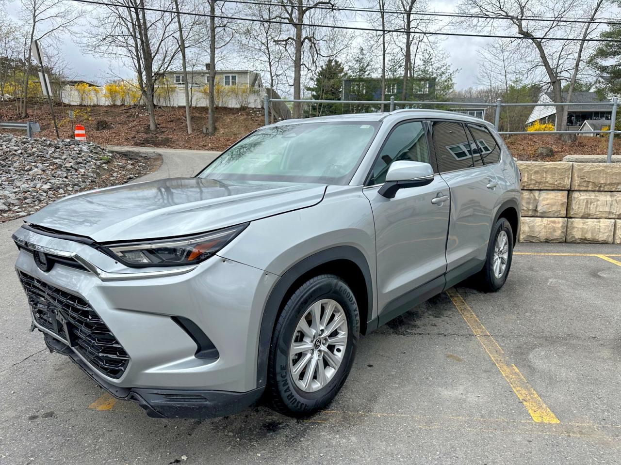 Salvage Toyota Grand Highlander Image