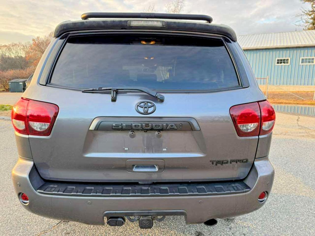 Toyota Sequoia Sr5