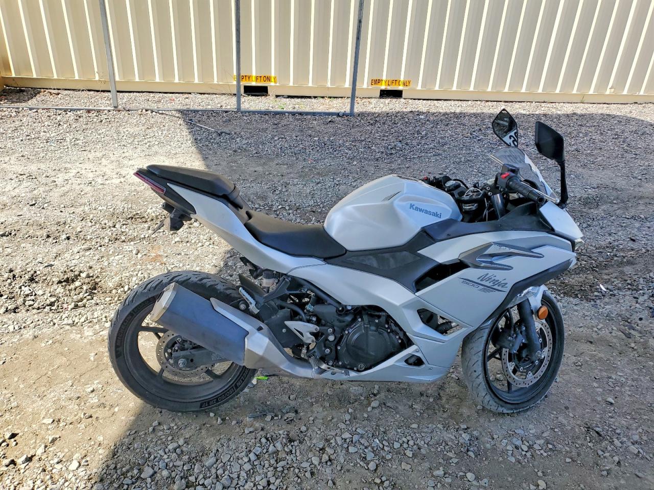 2025 Kawasaki Ex
