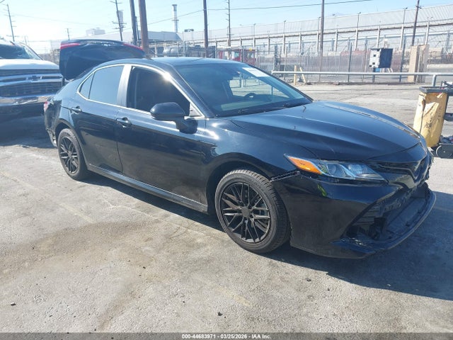 Salvage Toyota Camry Image