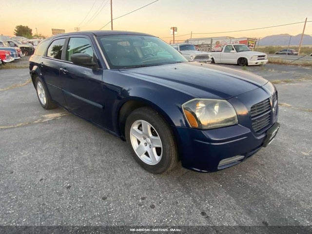 Salvage Dodge Magnum Image