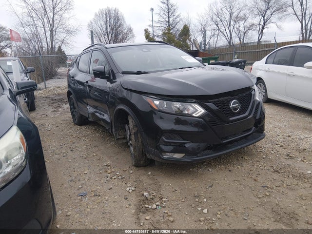 Salvage Nissan Rogue Image