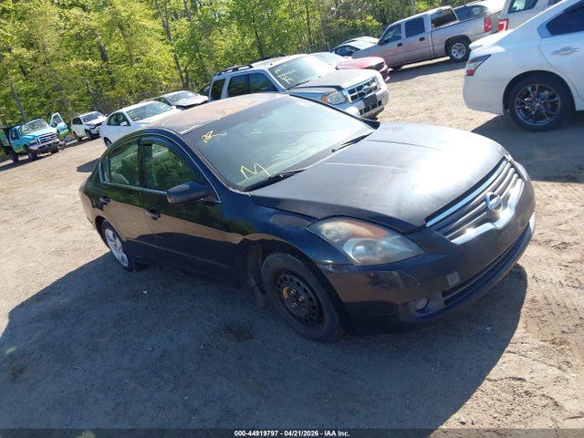 Salvage Nissan Altima Image