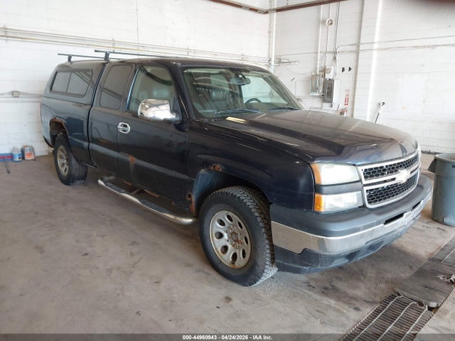 Salvage Chevrolet Silverado 1500 Image