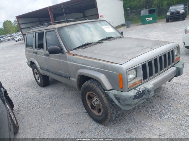 Salvage Jeep Cherokee Image