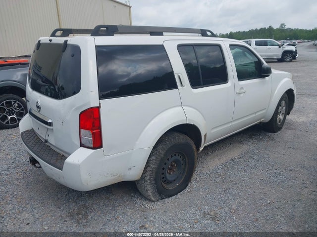 Nissan Pathfinder S