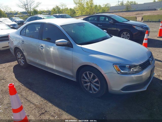 Salvage Volkswagen Jetta Image