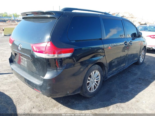 Toyota Sienna Xle V6 8 Passenger