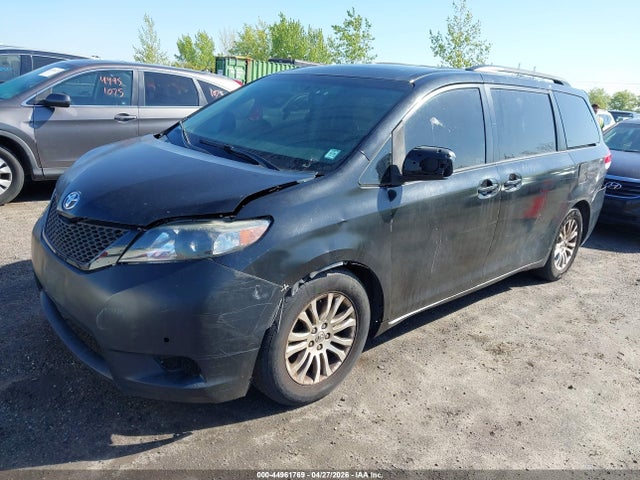 Toyota Sienna Xle V6 8 Passenger