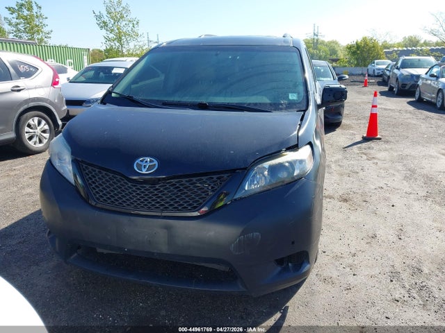 Toyota Sienna Xle V6 8 Passenger