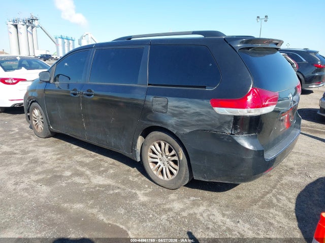 Toyota Sienna Xle V6 8 Passenger