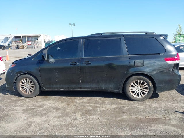 Toyota Sienna Xle V6 8 Passenger