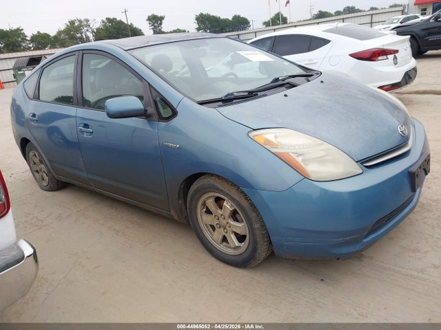 Salvage Toyota Prius Image