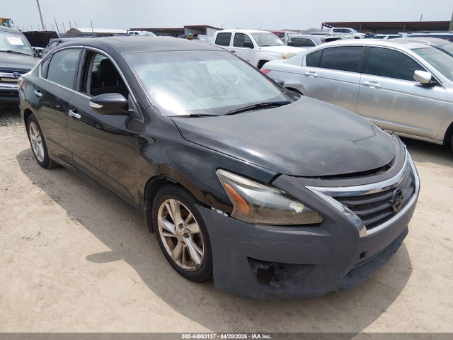 Salvage Nissan Altima Image