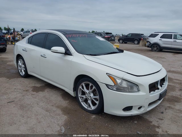 Salvage Nissan Maxima Image
