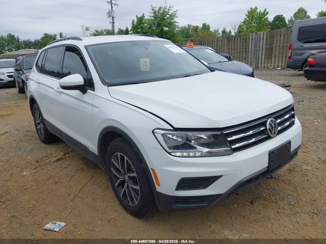 Salvage Volkswagen Tiguan Image