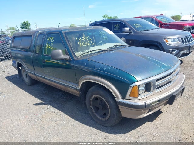 Salvage Chevrolet S Truck Image