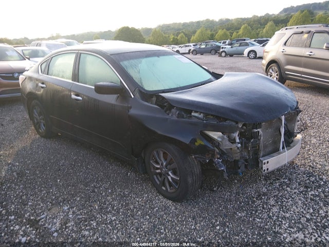 Salvage Nissan Altima Image