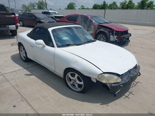 Salvage Mazda MX-5 Miata Image