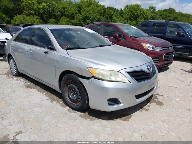 Salvage Toyota Camry Image