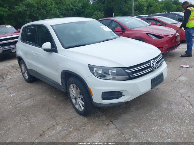 Salvage Volkswagen Tiguan Image