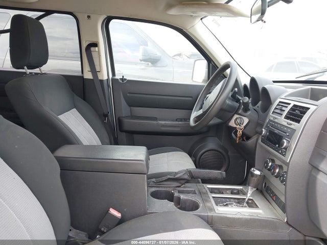 Dodge Nitro Se