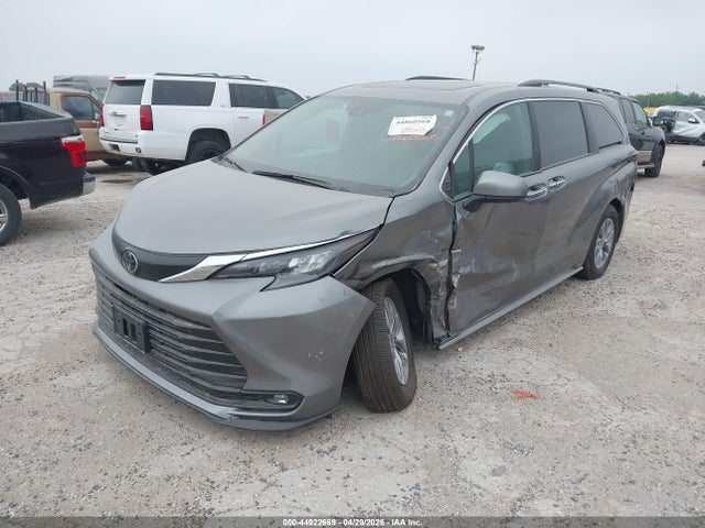 Toyota Sienna Xle