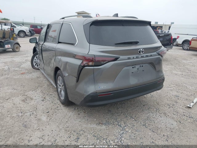 Toyota Sienna Xle