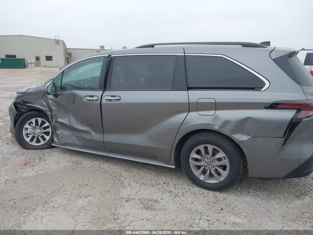 Toyota Sienna Xle