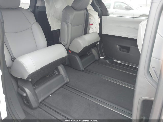 Toyota Sienna Xle