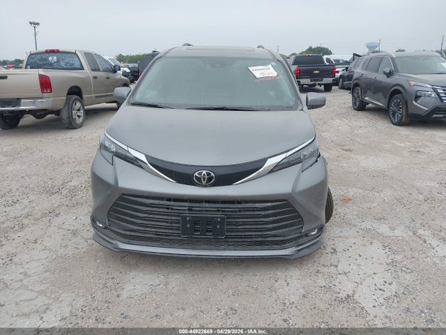 Toyota Sienna Xle