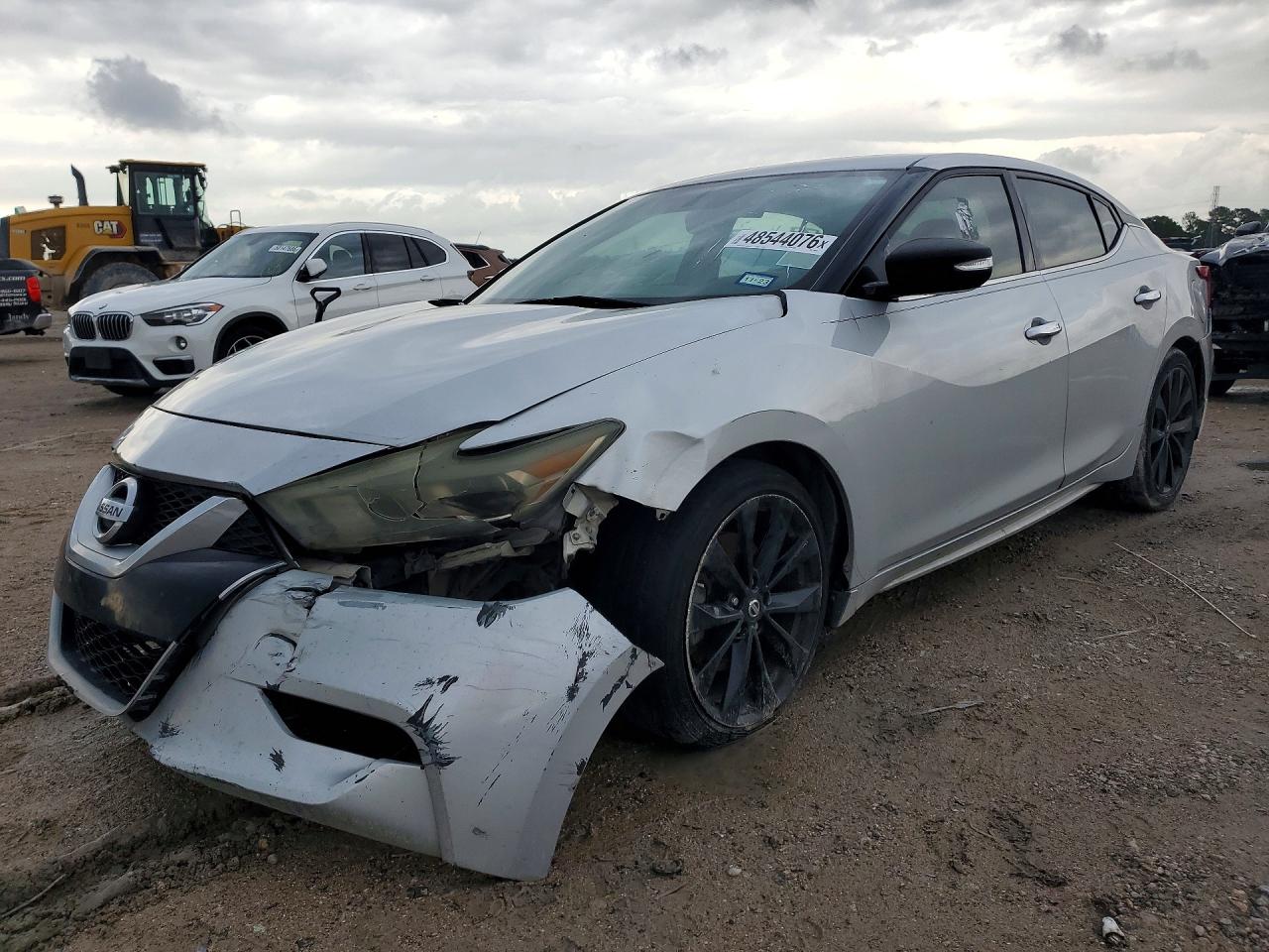 Salvage Nissan Maxima Image