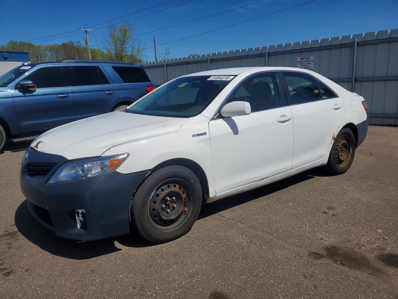 Salvage Toyota Camry Image