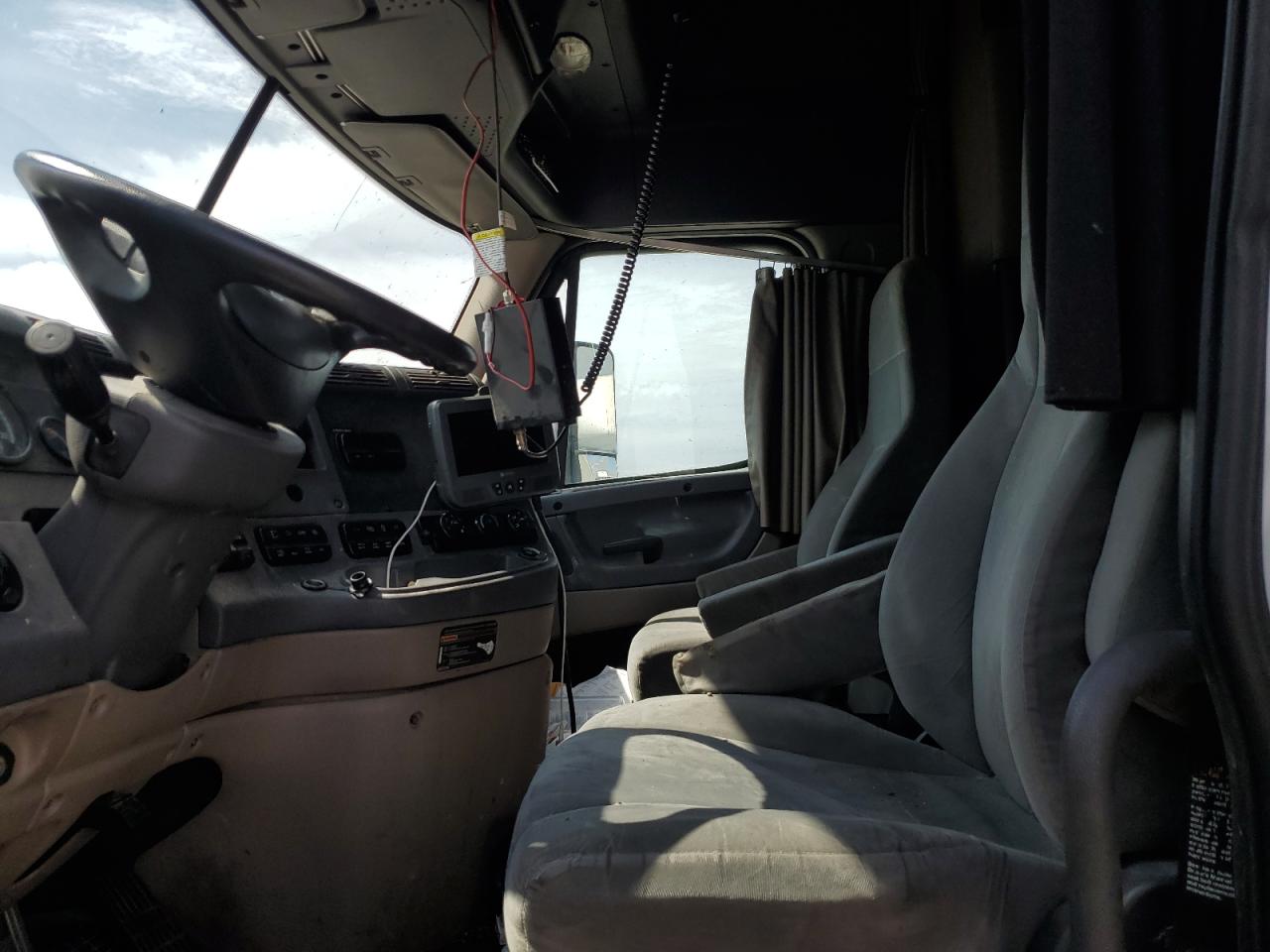 Freightliner Cascadia 113 Sleeper Cab"