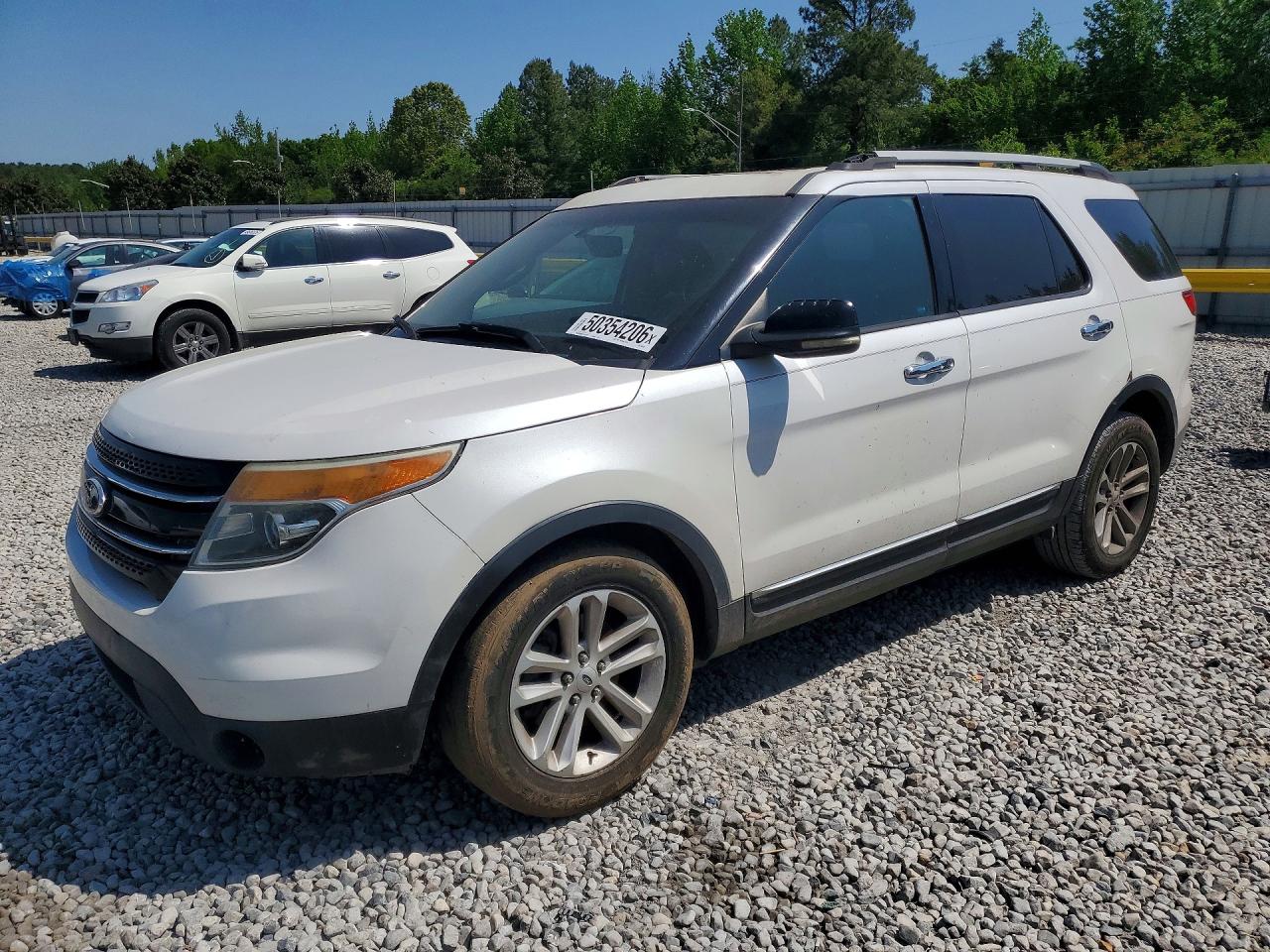 Salvage Ford Explorer Image